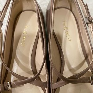 Nine West pointed flats beige brown color. 7.5